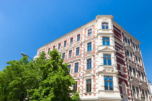 Investieren in Immobilien in der gesamten D|A|CH Region? Nutzen Sie unser länderübergreifendes Netzwerk und einen großen Pool von Off-Market-Objekten für Ihr Portfolio oder nutzen Sie unsere Investmentstrategie zum Aufbau eines Immobilienbestandes. Immobilieninvestment