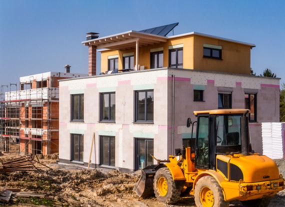 Vertrauen Sie von Anfang an dem Spezialisten. Wir vermieten vom Plan noch vor Baubeginn Ihre Wohnungen, Häuser oder Geschäftsimmobilien. Neubauerstvermietung